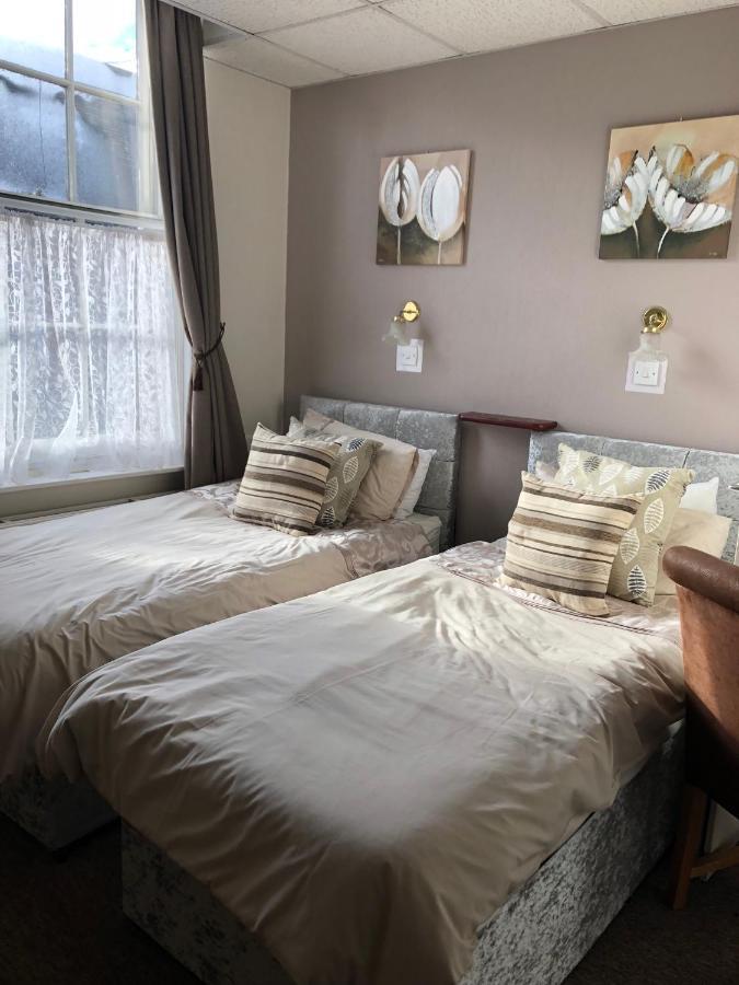 The Crown In Bed & Breakfast ฟอร์ดิงบริดจ์ ภายนอก รูปภาพ